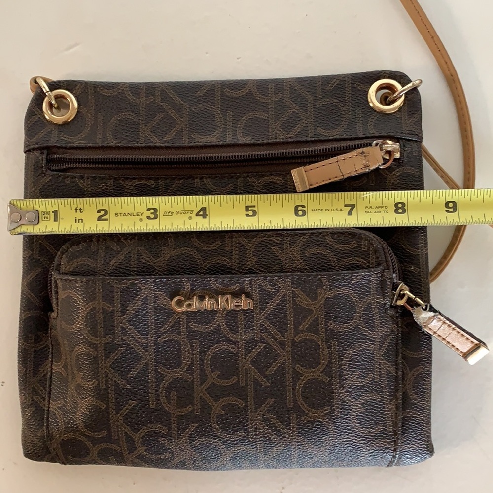 Calvin Klein monogram crossbody purse - Picture 7 of 8